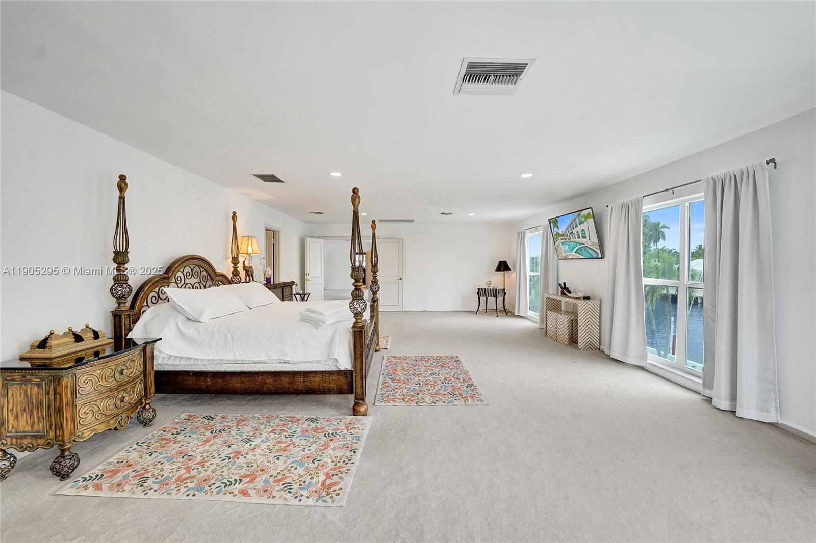 2889 NE 35th St, Fort Lauderdale FL 33306