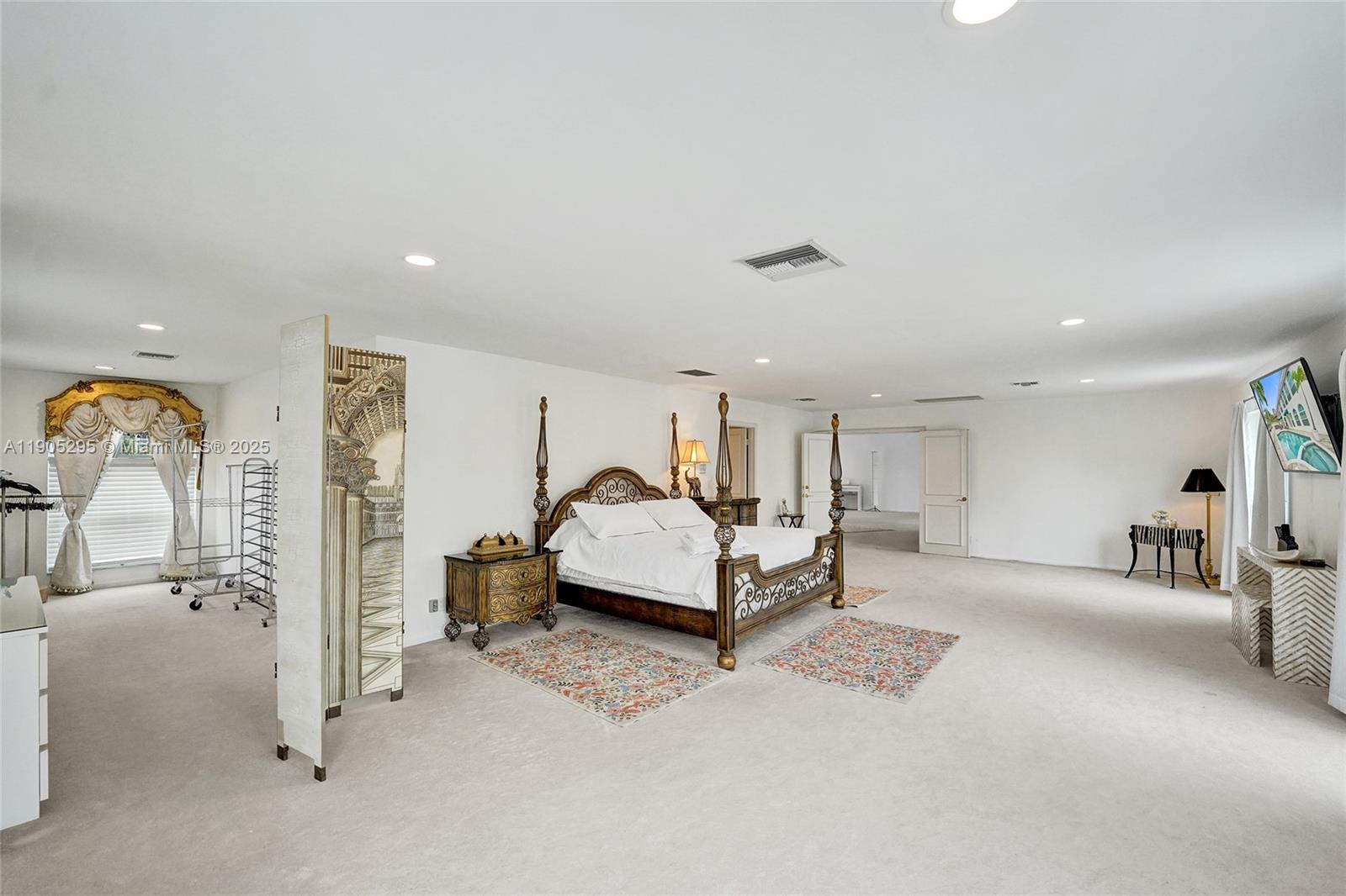 2889 NE 35th St, Fort Lauderdale FL 33306
