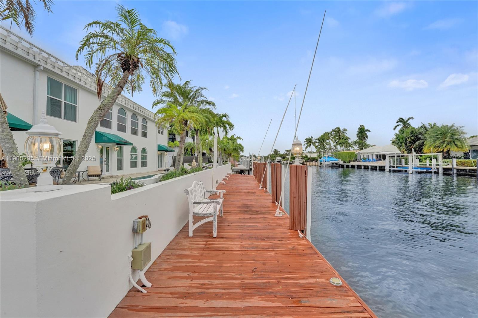 2889 NE 35th St, Fort Lauderdale FL 33306