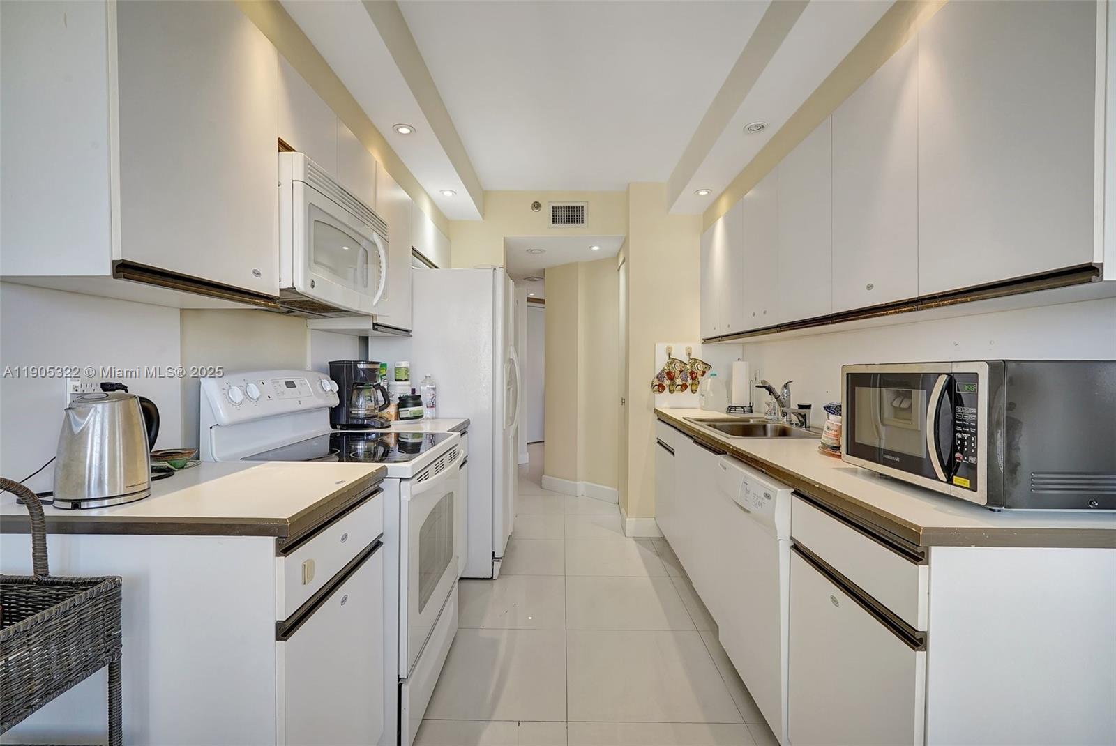 1000 Island Blvd #2004, Aventura FL 33160