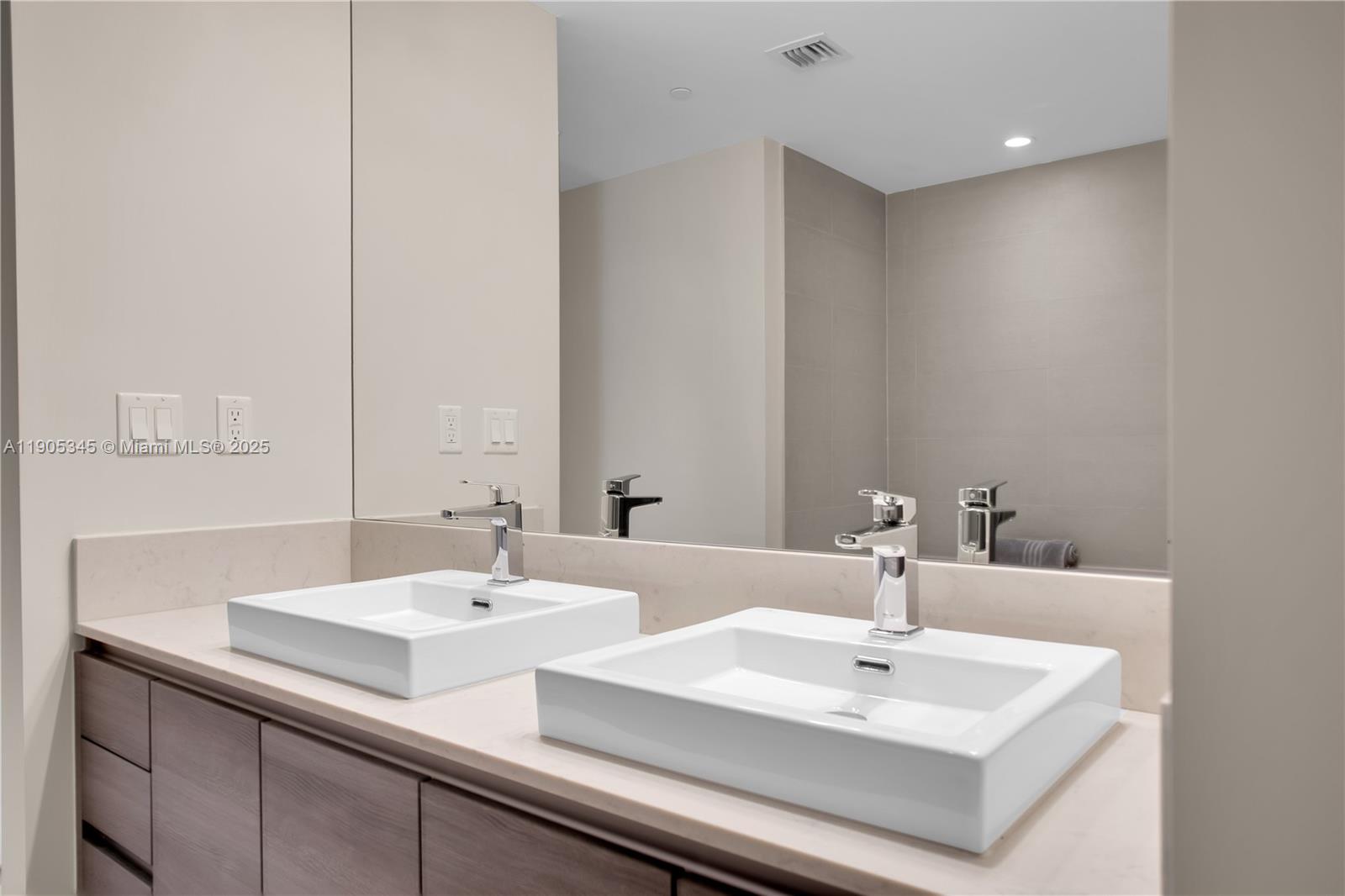 1080 Brickell Ave #3106, Miami FL 33131