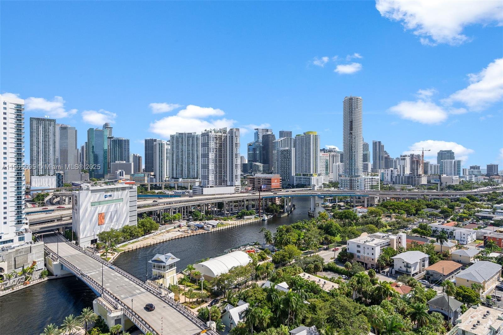 10 SW South River Dr #PHI11, Miami FL 33130