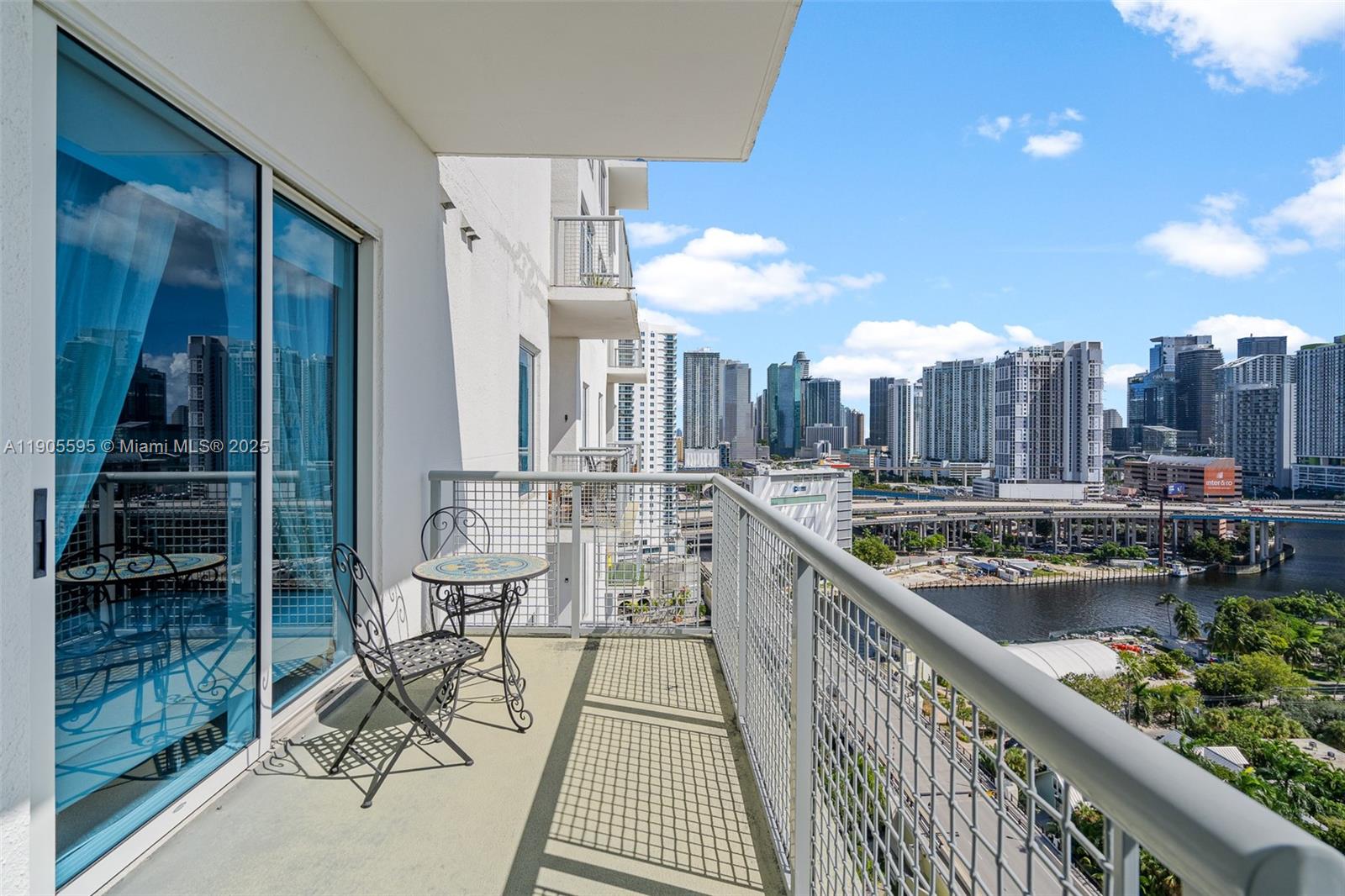 10 SW South River Dr #PHI11, Miami FL 33130