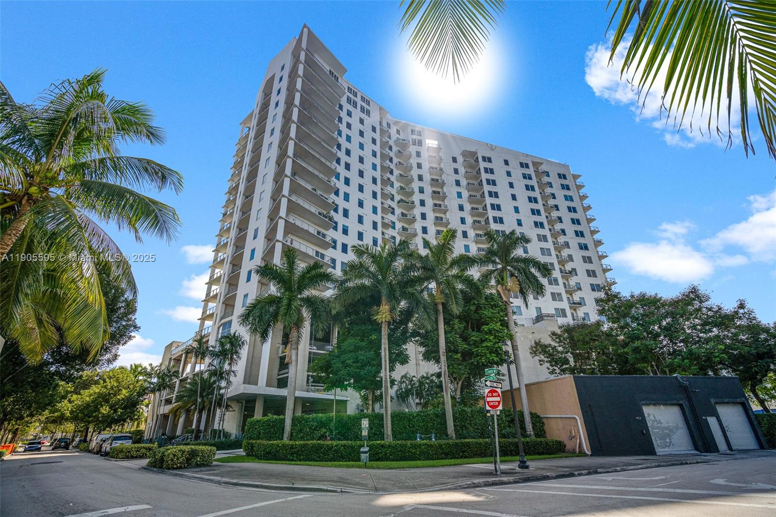 10 SW South River Dr #PHI11, Miami FL 33130