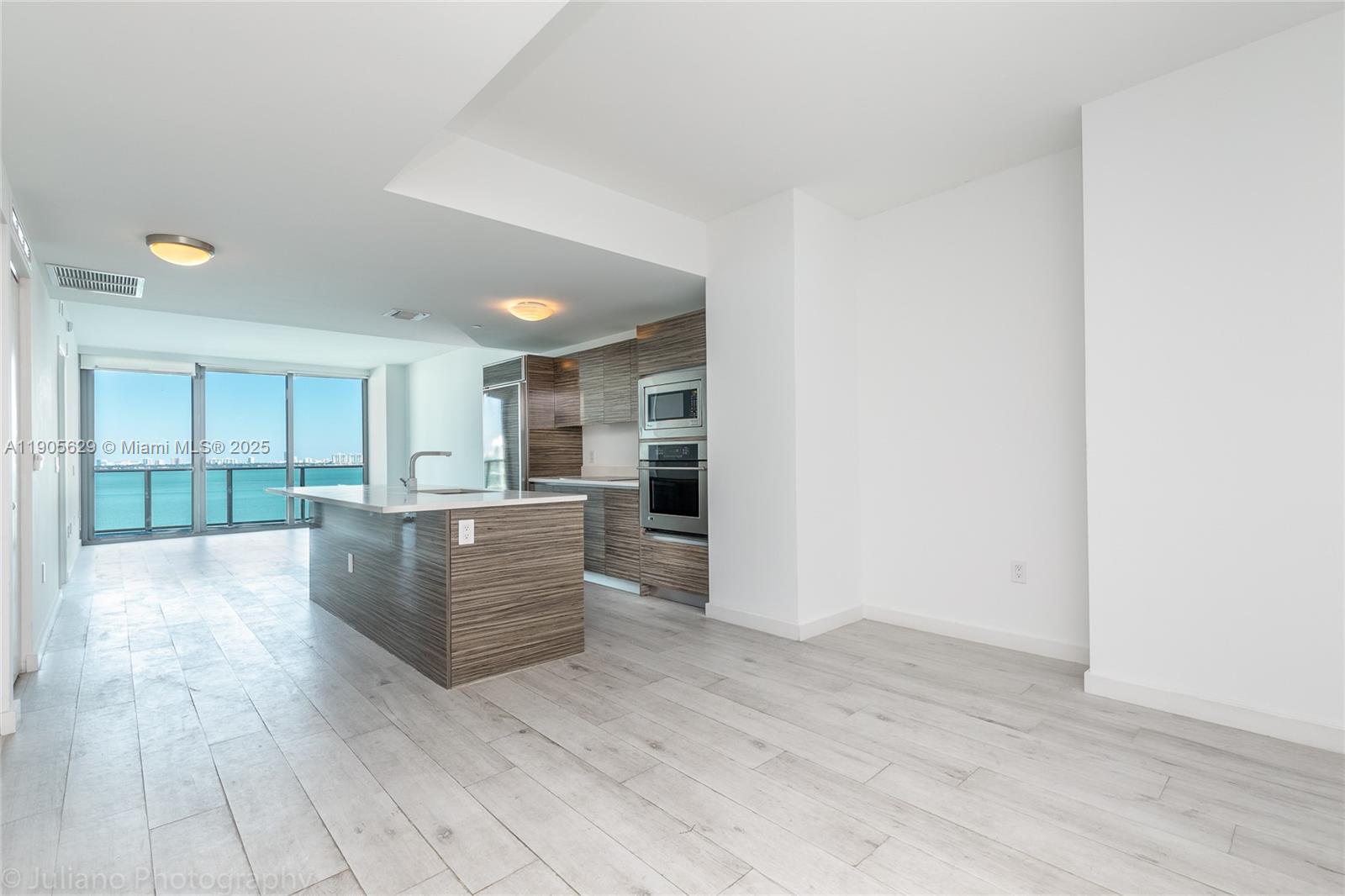 460 NE 28th St #1905, Miami FL 33137