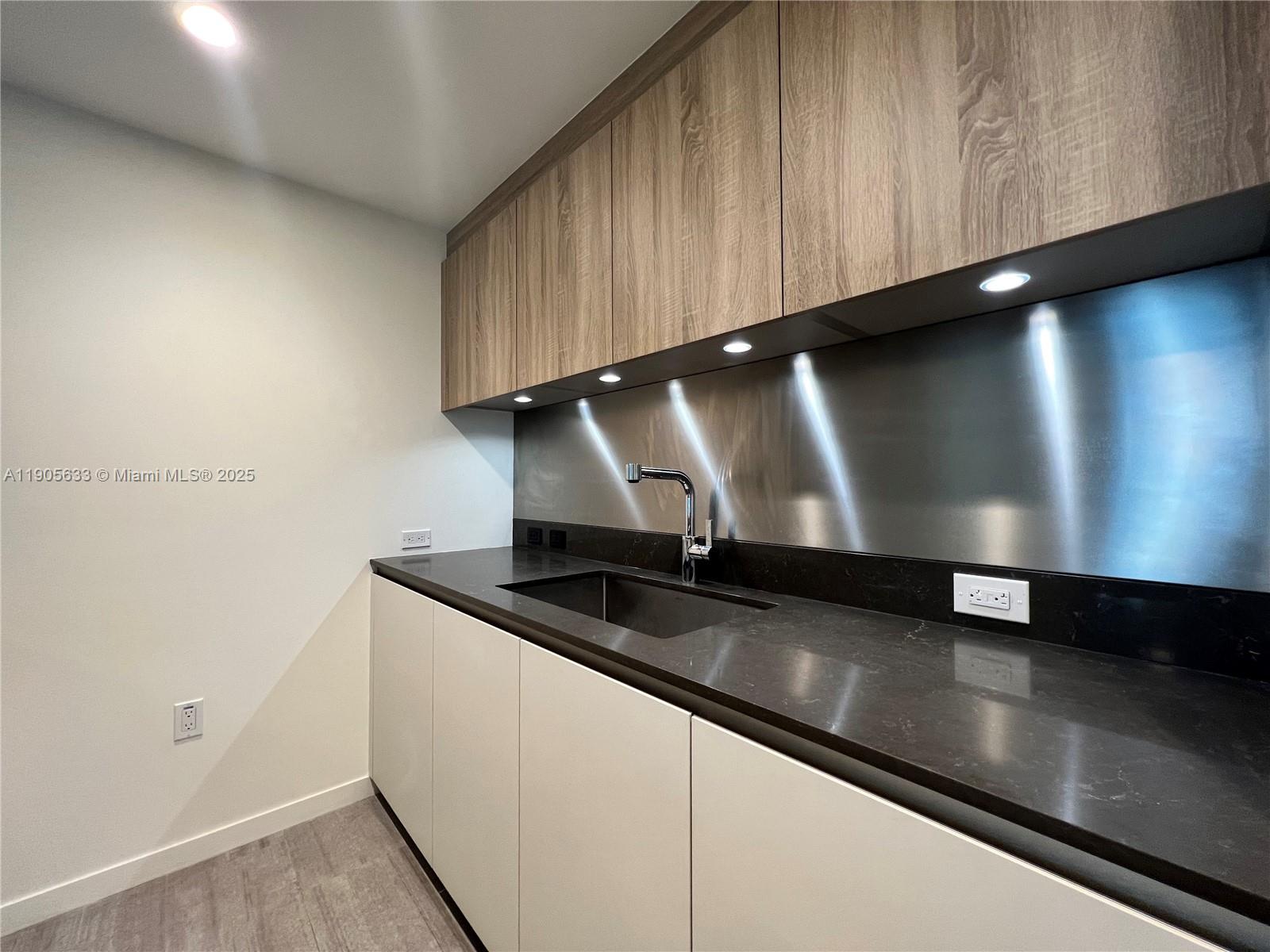 1000 Brickell Plz #3503, Miami FL 33131