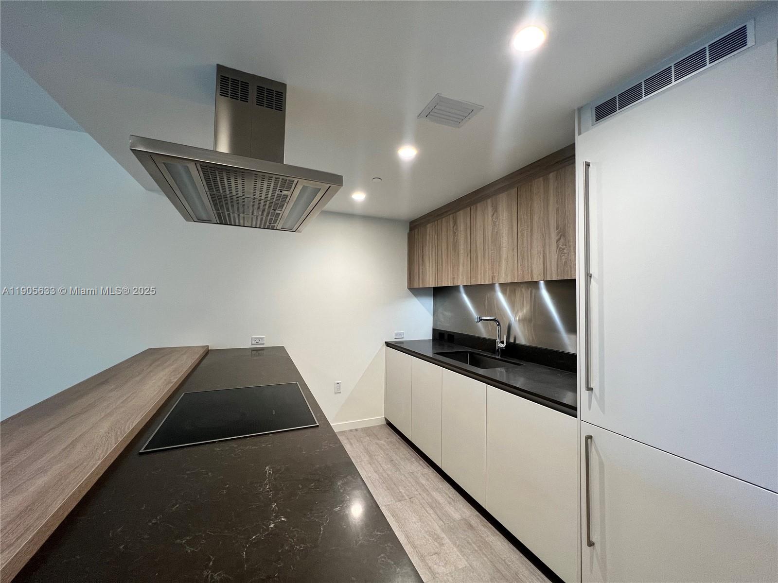 1000 Brickell Plz #3503, Miami FL 33131