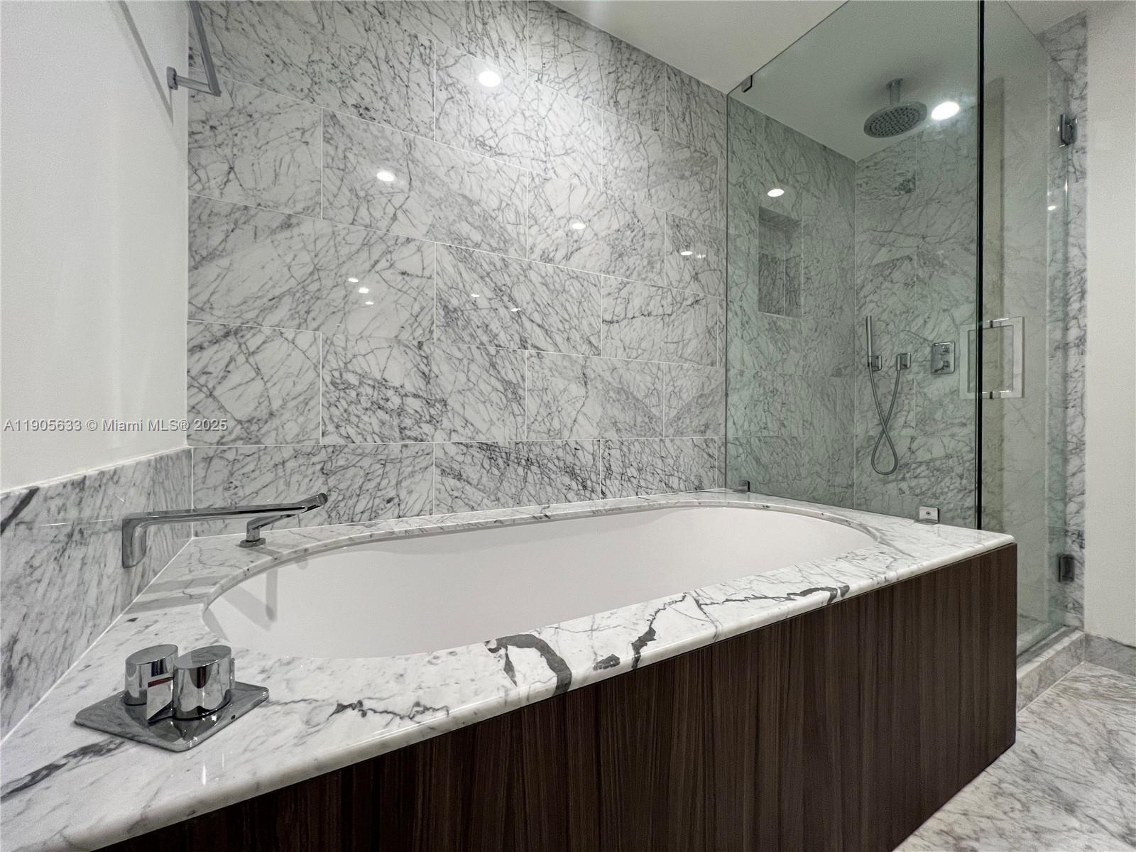 1000 Brickell Plz #3503, Miami FL 33131
