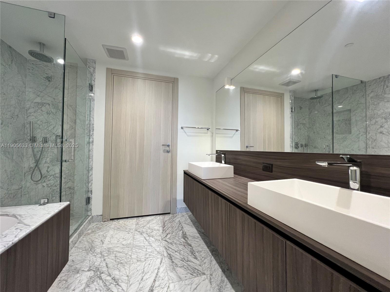1000 Brickell Plz #3503, Miami FL 33131