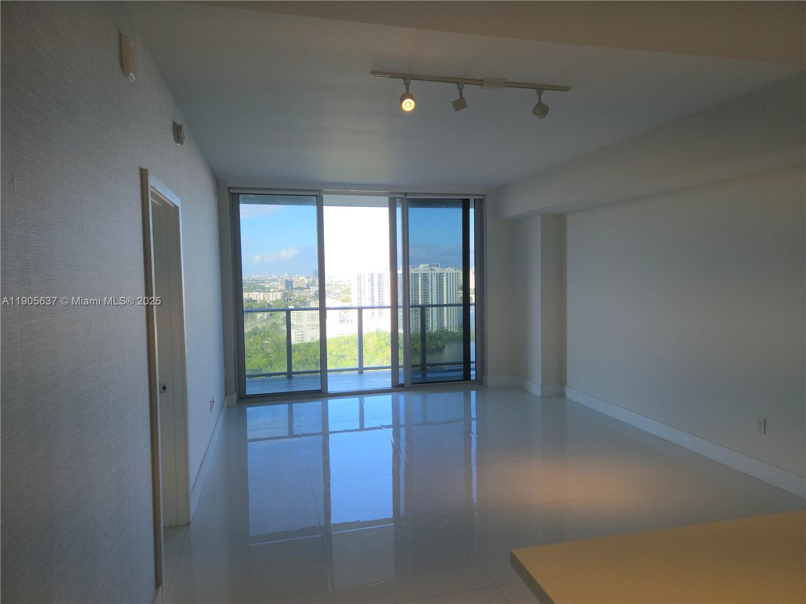 16385 N Biscayne Blvd #2704, North Miami Beach FL 33160