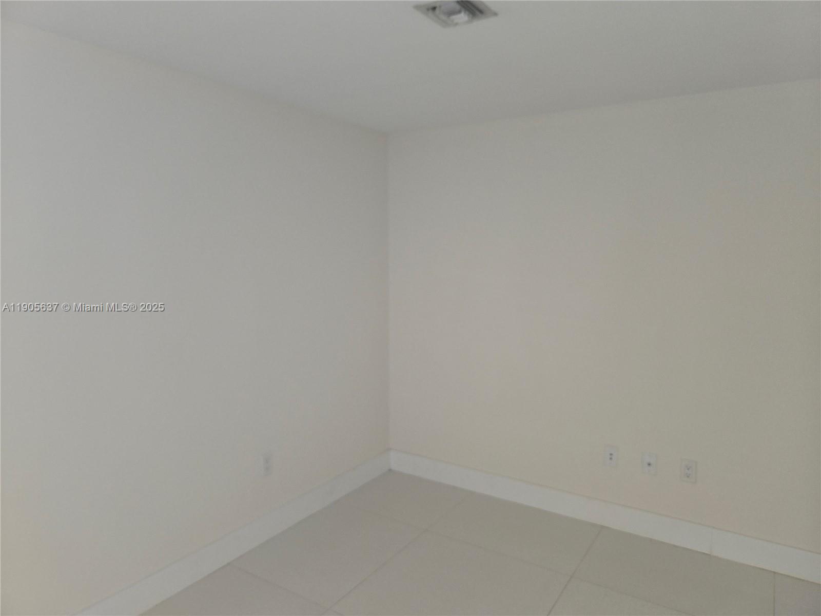 16385 N Biscayne Blvd #2704, North Miami Beach FL 33160