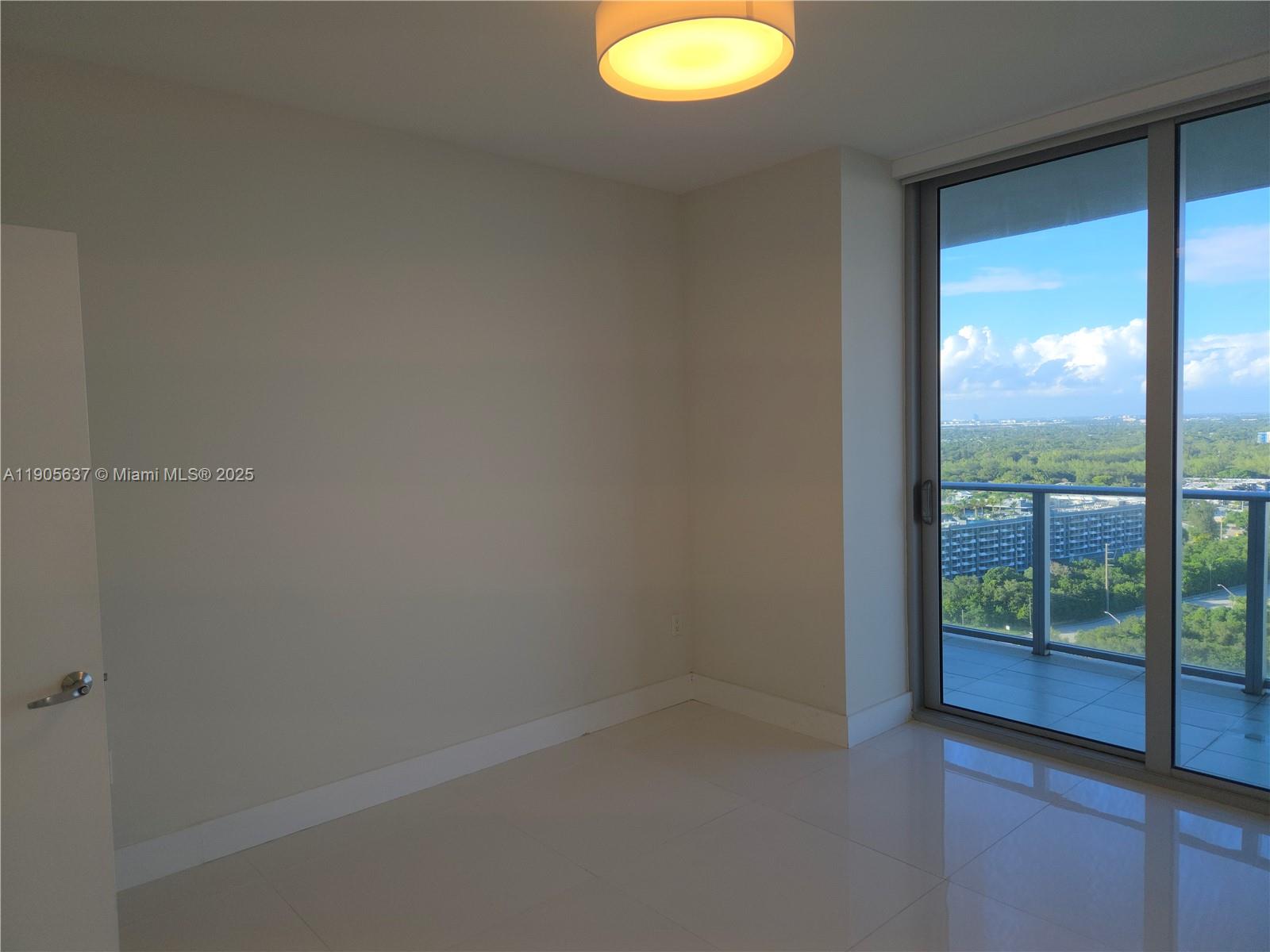 16385 N Biscayne Blvd #2704, North Miami Beach FL 33160