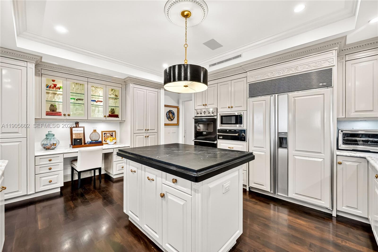60 Edgewater Dr #7A, Coral Gables FL 33133