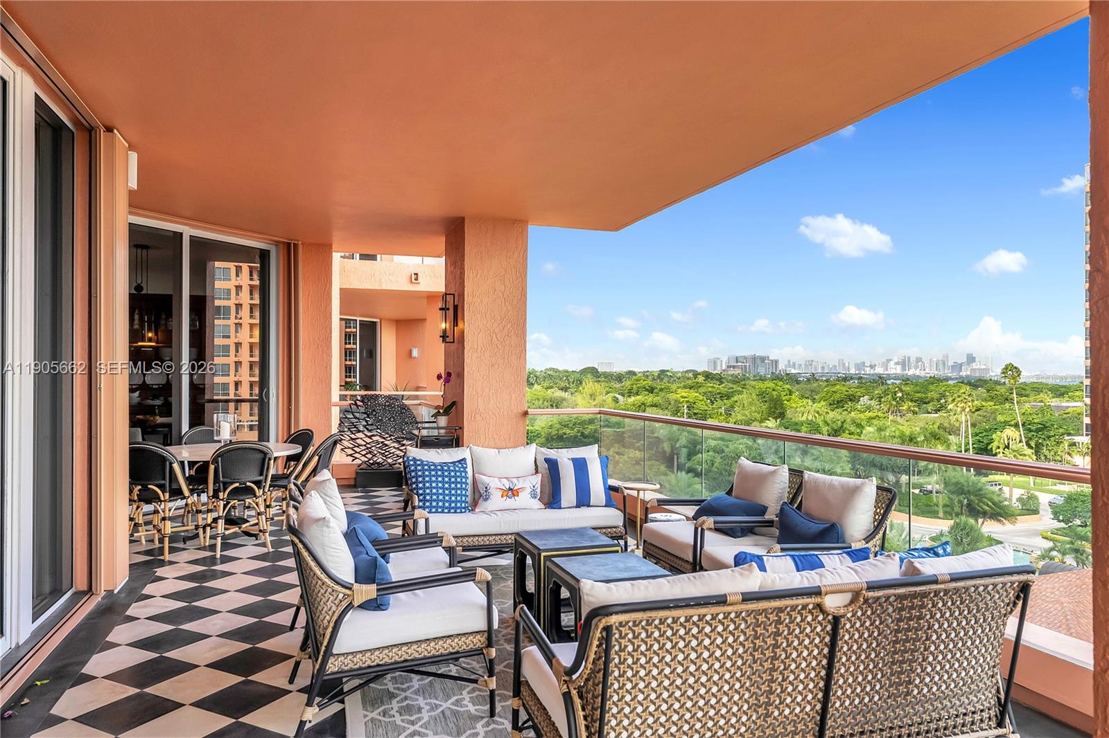 60 Edgewater Dr #7A, Coral Gables FL 33133