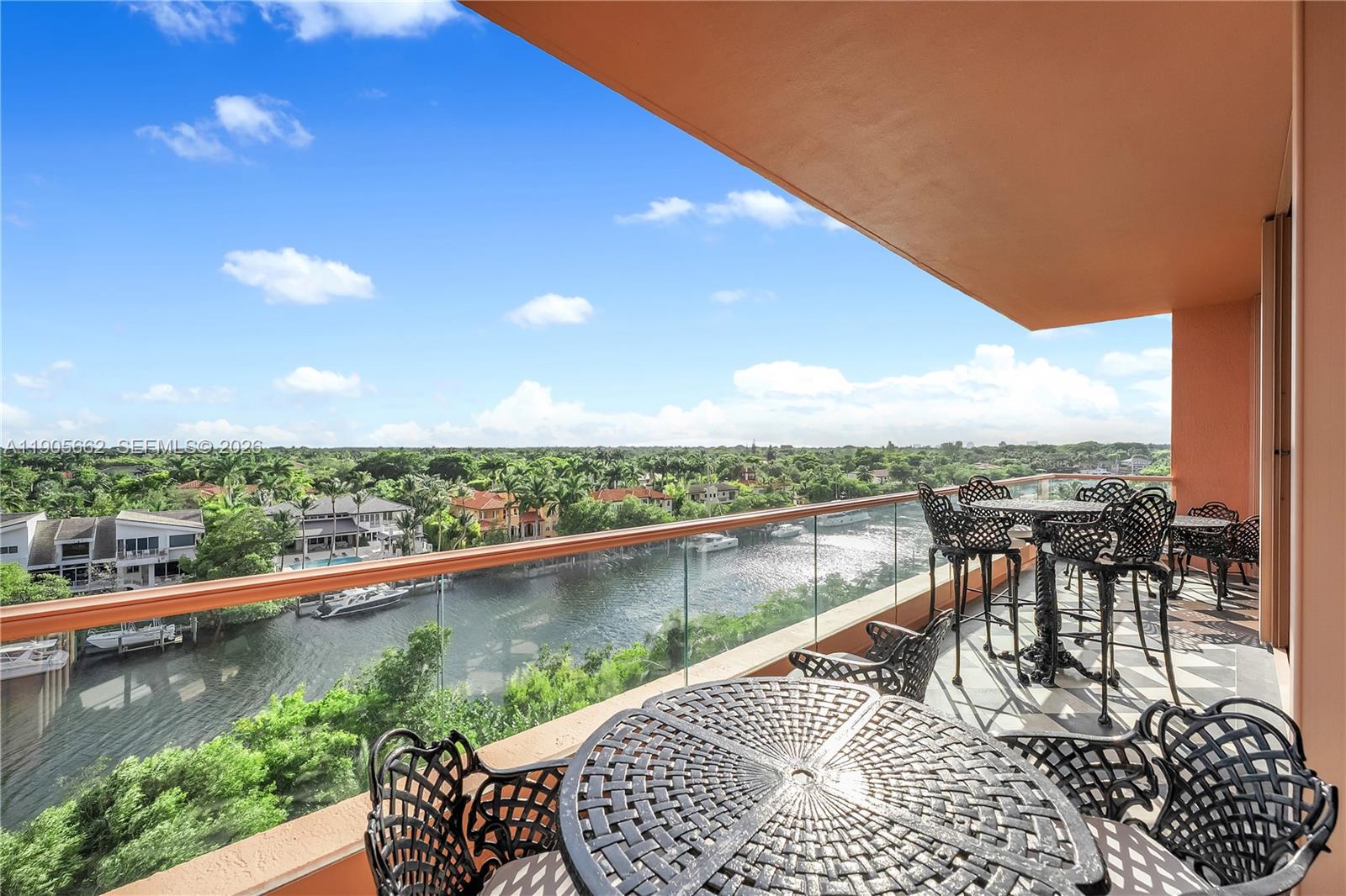 60 Edgewater Dr #7A, Coral Gables FL 33133