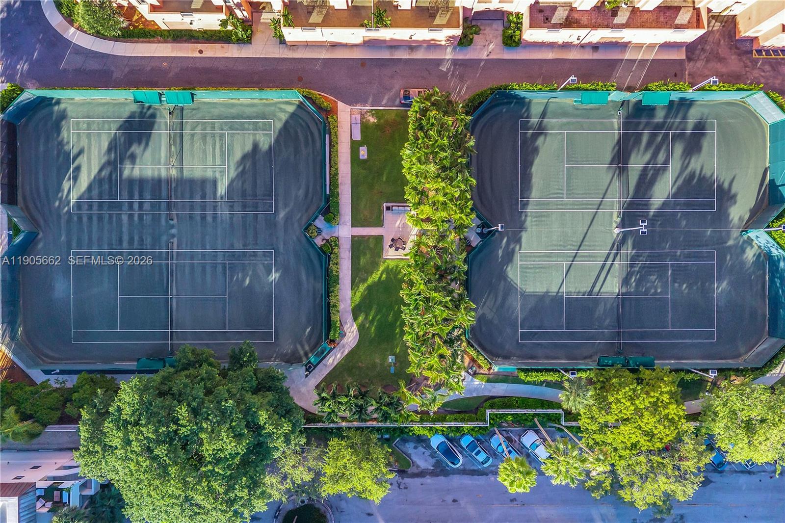 60 Edgewater Dr #7A, Coral Gables FL 33133
