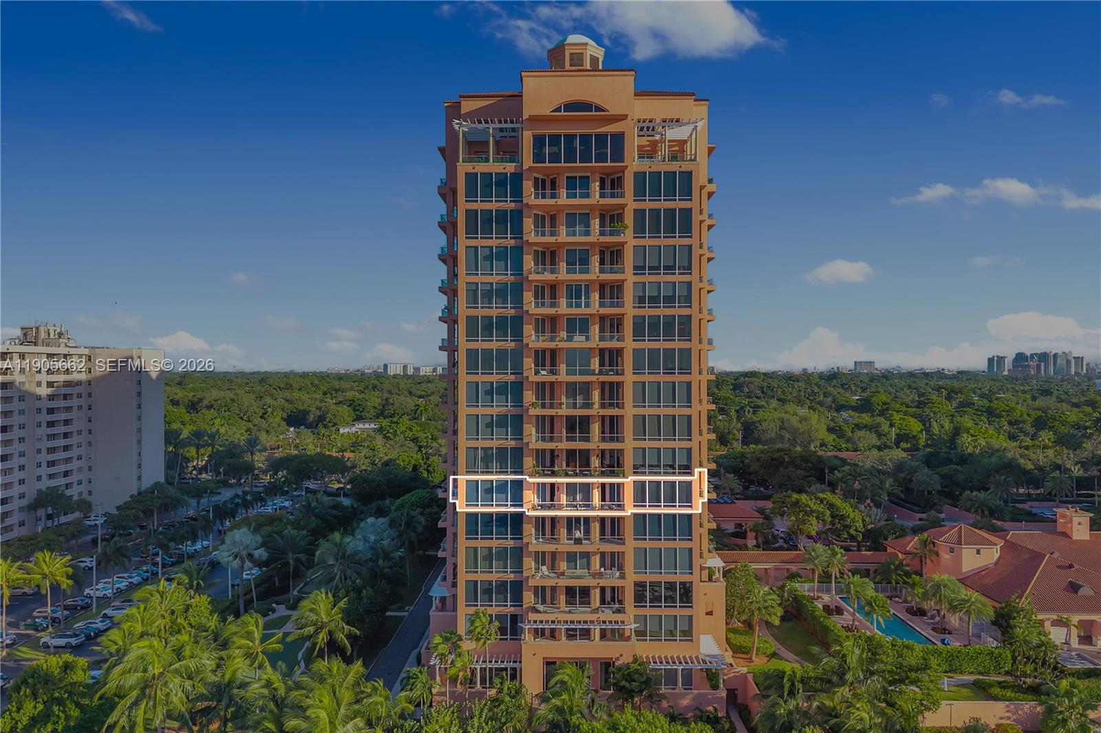 60 Edgewater Dr #7A, Coral Gables FL 33133