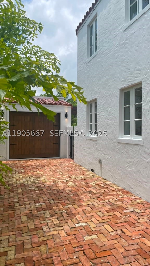 4100 Monserrate St, Coral Gables FL 33146