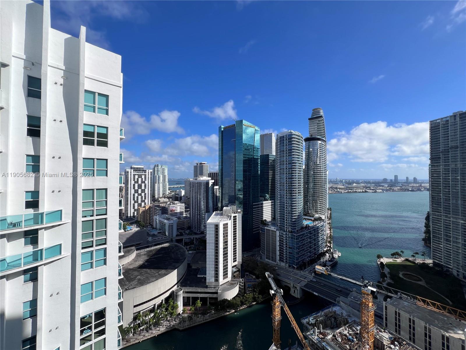 41 SE 5th St #2211, Miami FL 33131