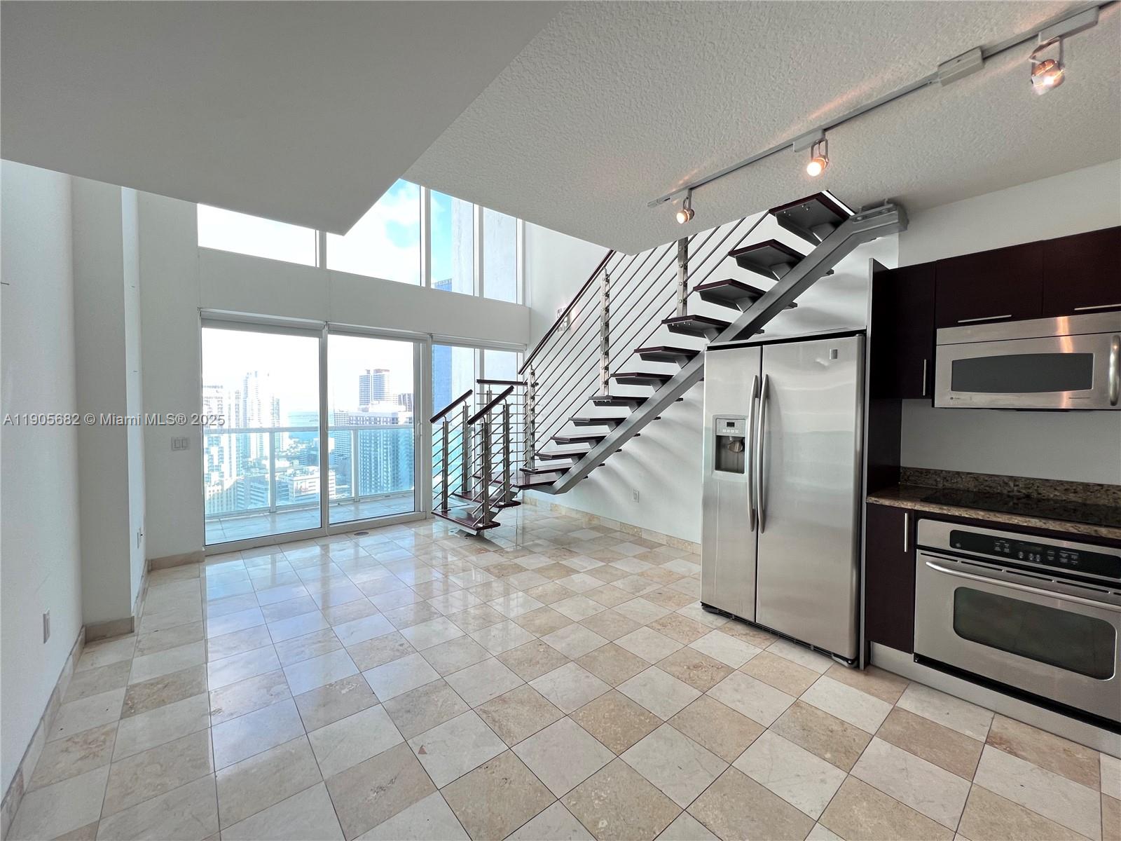 41 SE 5th St #2211, Miami FL 33131