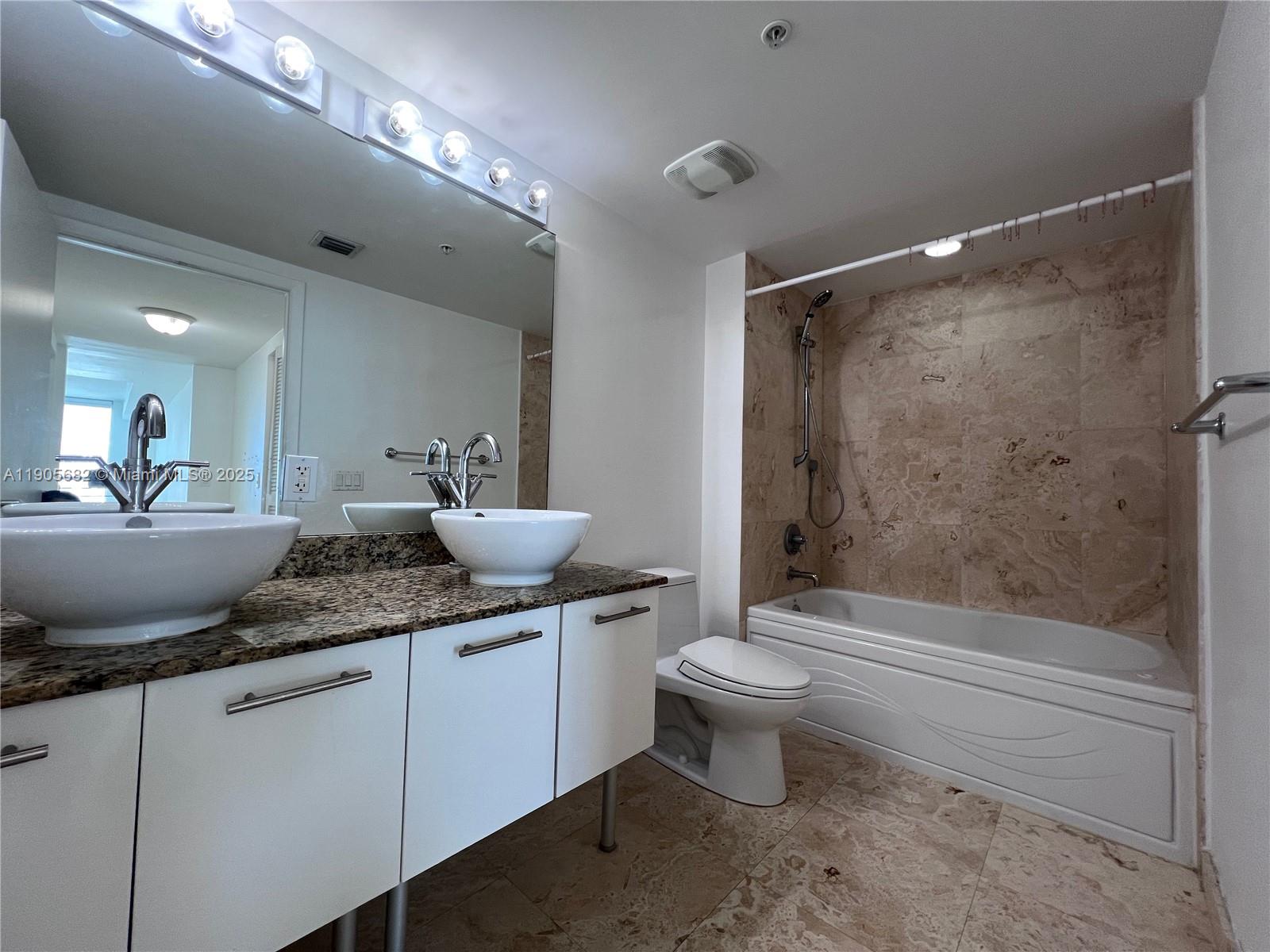 41 SE 5th St #2211, Miami FL 33131