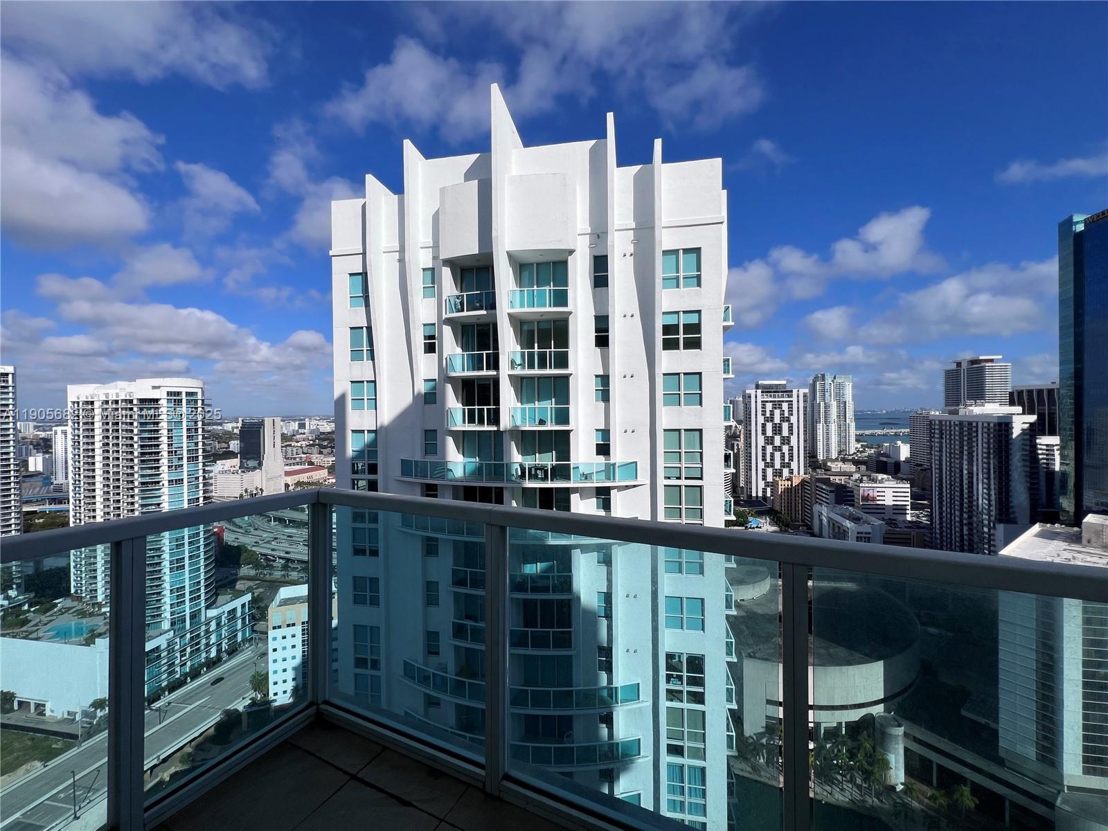 41 SE 5th St #2211, Miami FL 33131
