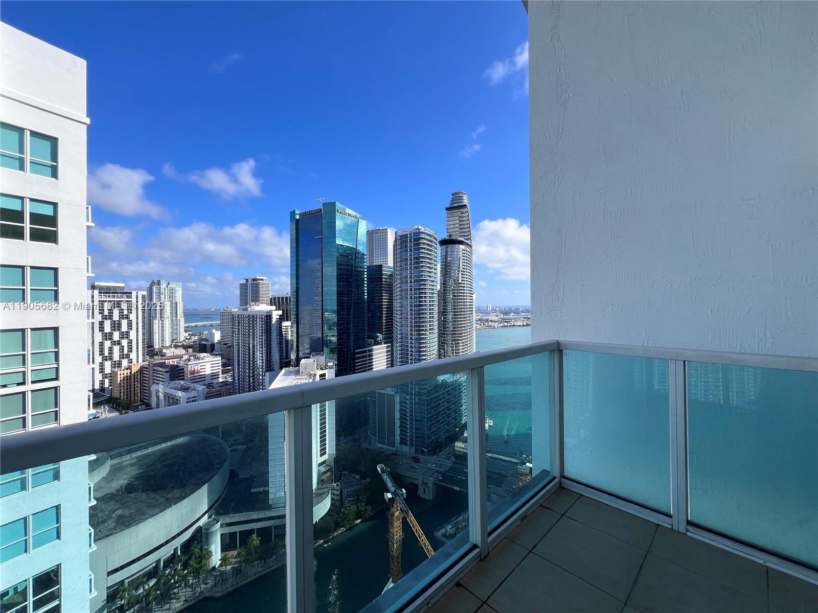 41 SE 5th St #2211, Miami FL 33131