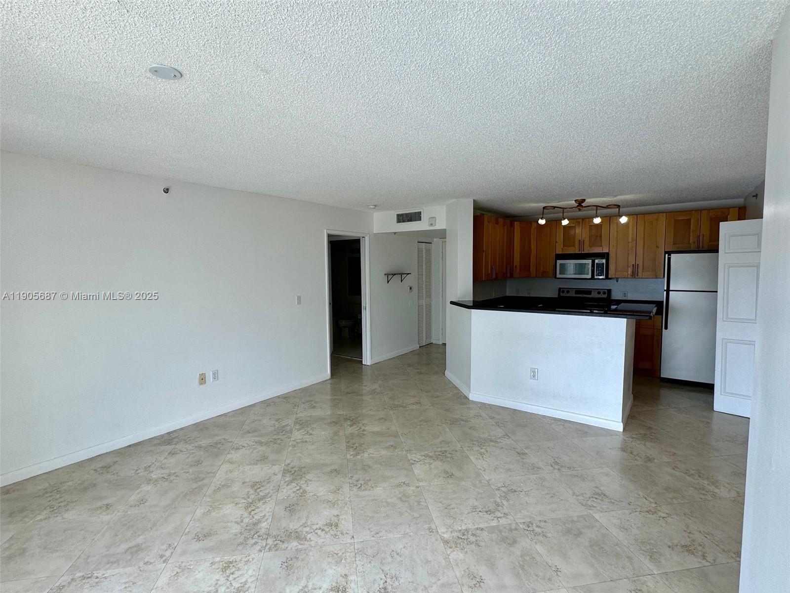 19999 E Country Club Dr #1604, Aventura FL 33180