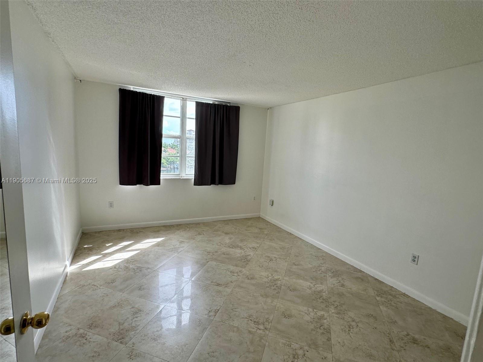 19999 E Country Club Dr #1604, Aventura FL 33180