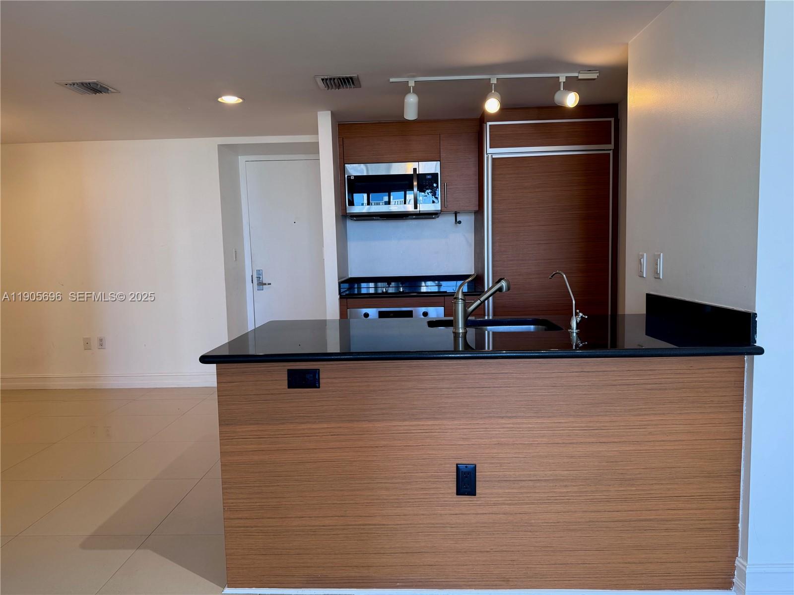 50 Biscayne Blvd #2507, Miami FL 33132