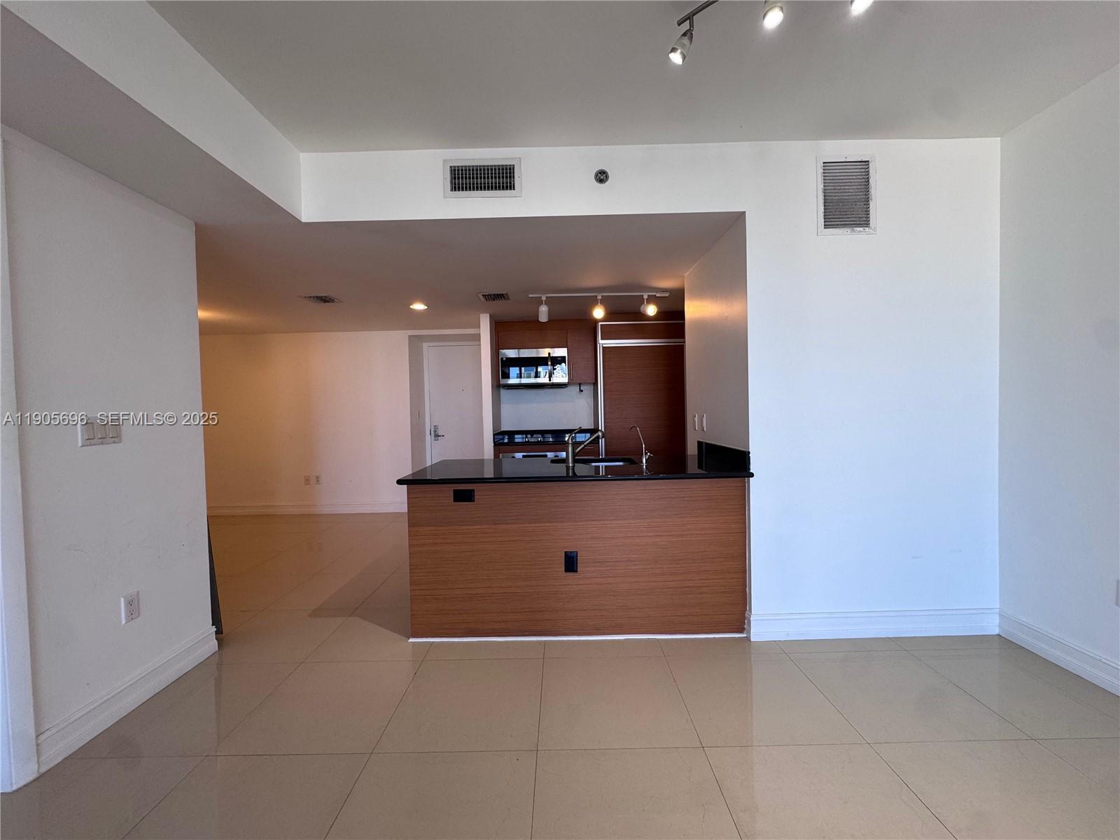 50 Biscayne Blvd #2507, Miami FL 33132
