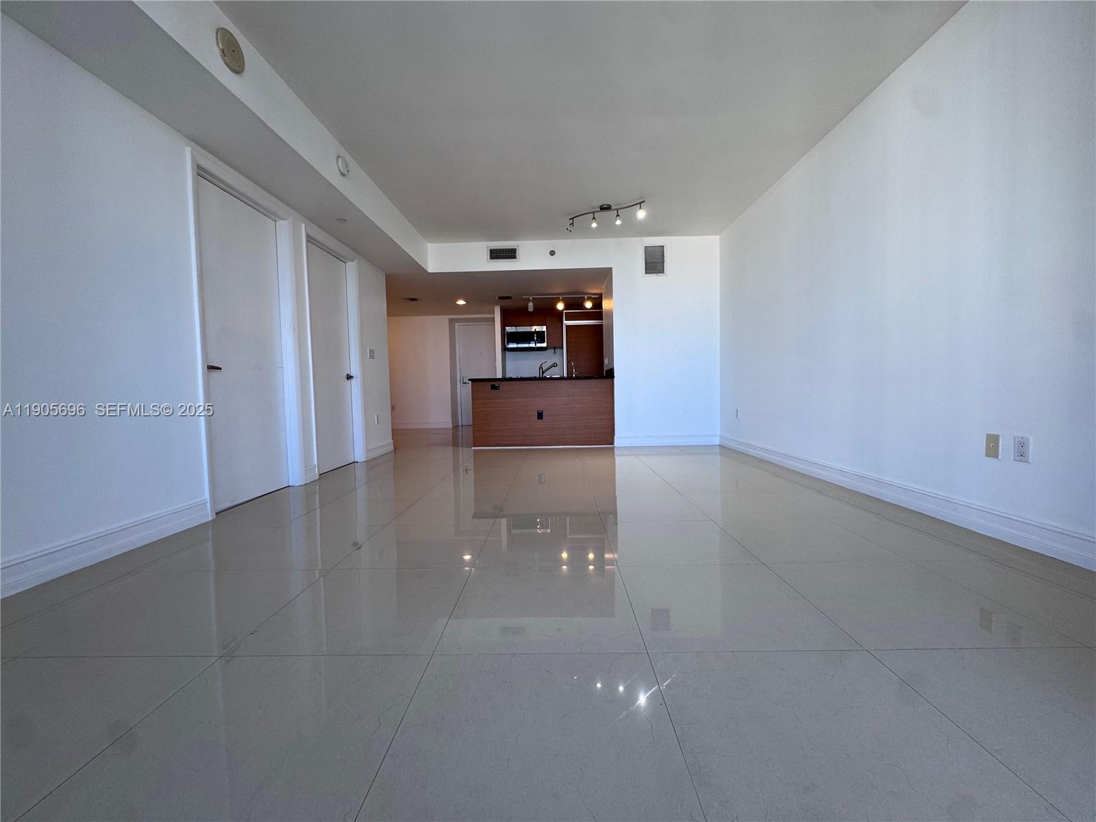 50 Biscayne Blvd #2507, Miami FL 33132