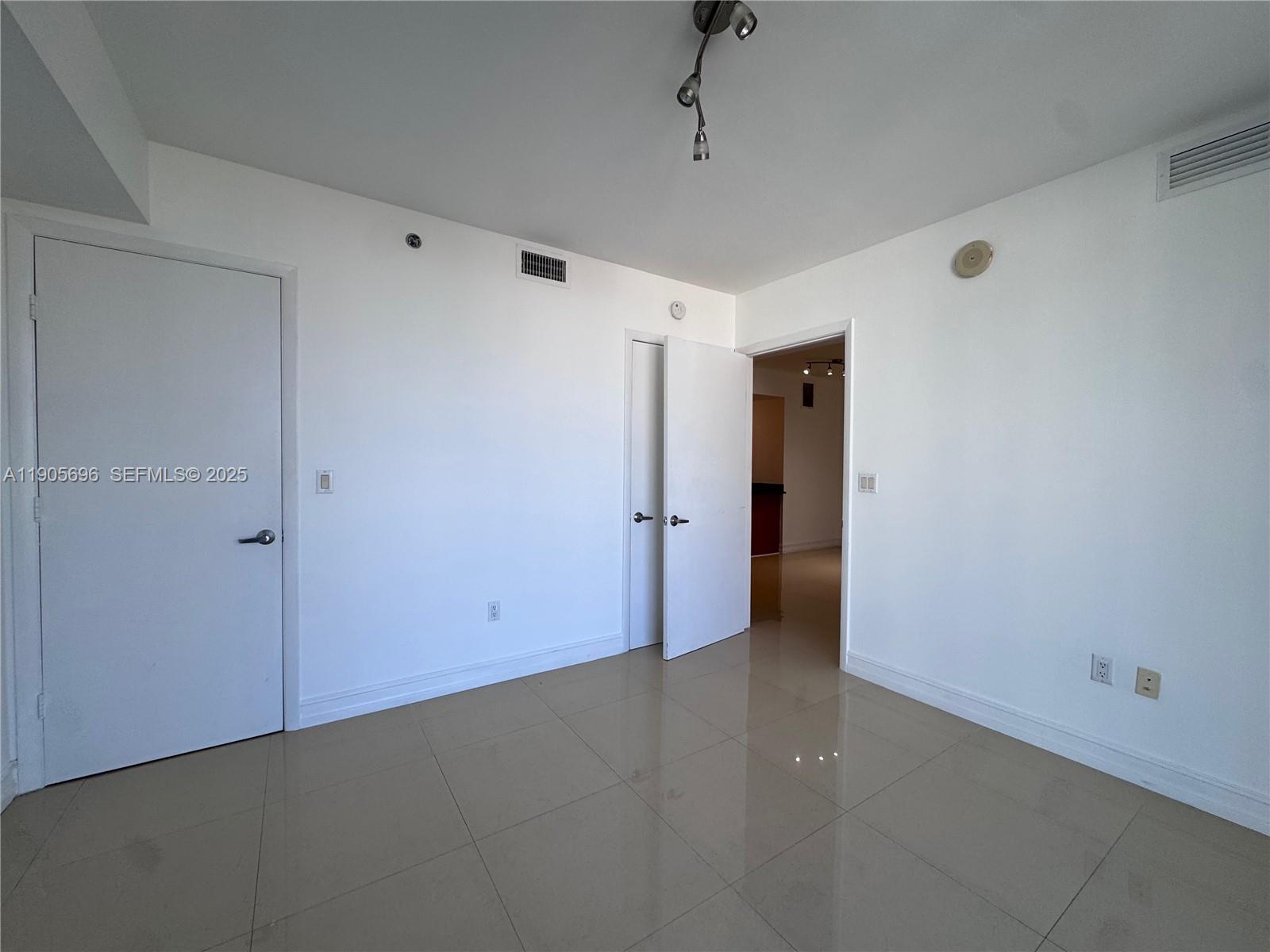 50 Biscayne Blvd #2507, Miami FL 33132