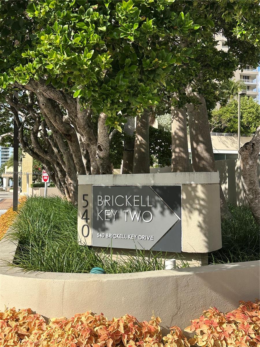 540 Brickell Key Dr #1706, Miami FL 33131