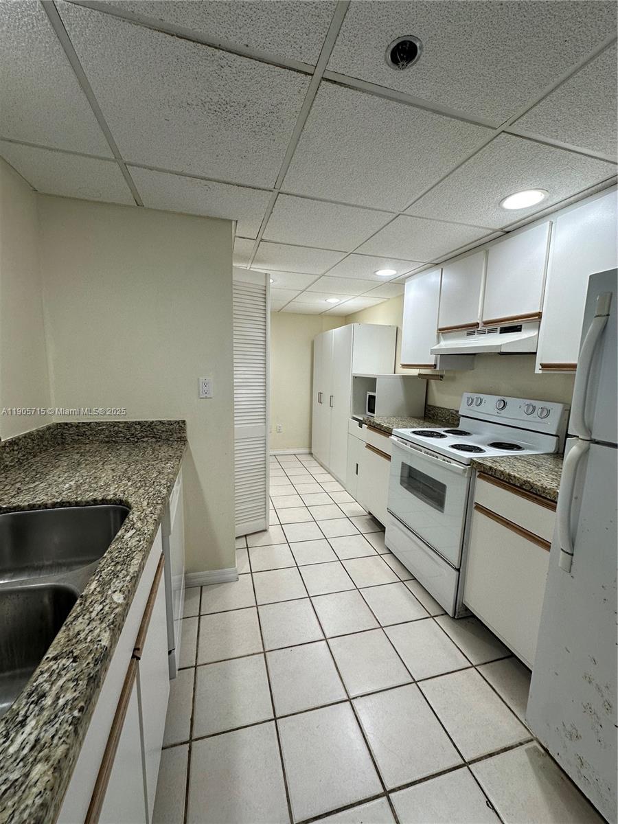 540 Brickell Key Dr #1706, Miami FL 33131