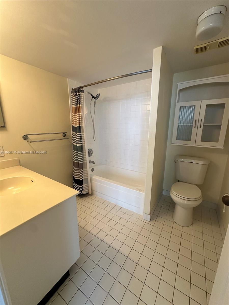 540 Brickell Key Dr #1706, Miami FL 33131