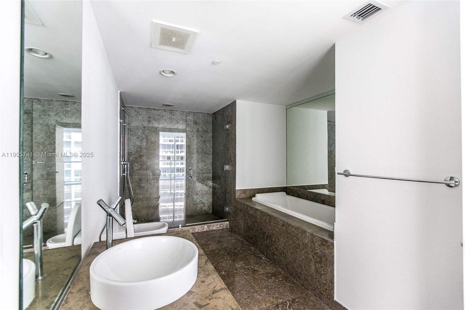 495 Brickell Ave #1710, Miami FL 33131