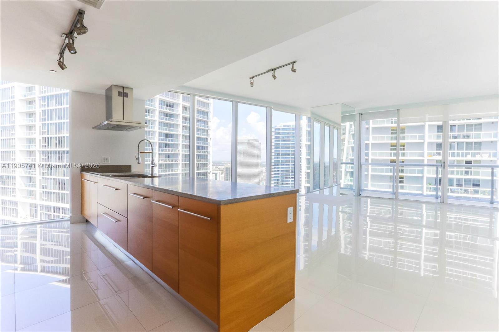 495 Brickell Ave #1710, Miami FL 33131