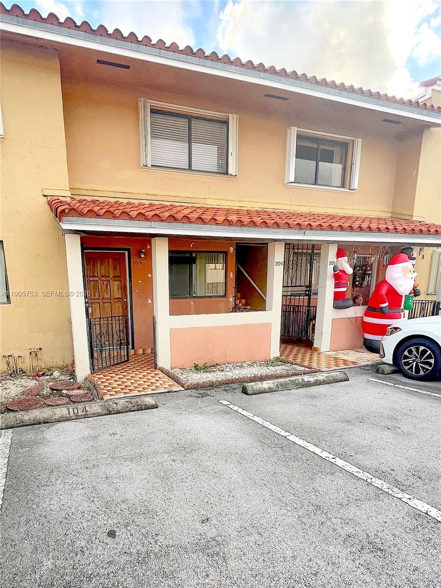 2740 W 63rd St #104, Hialeah FL 33016