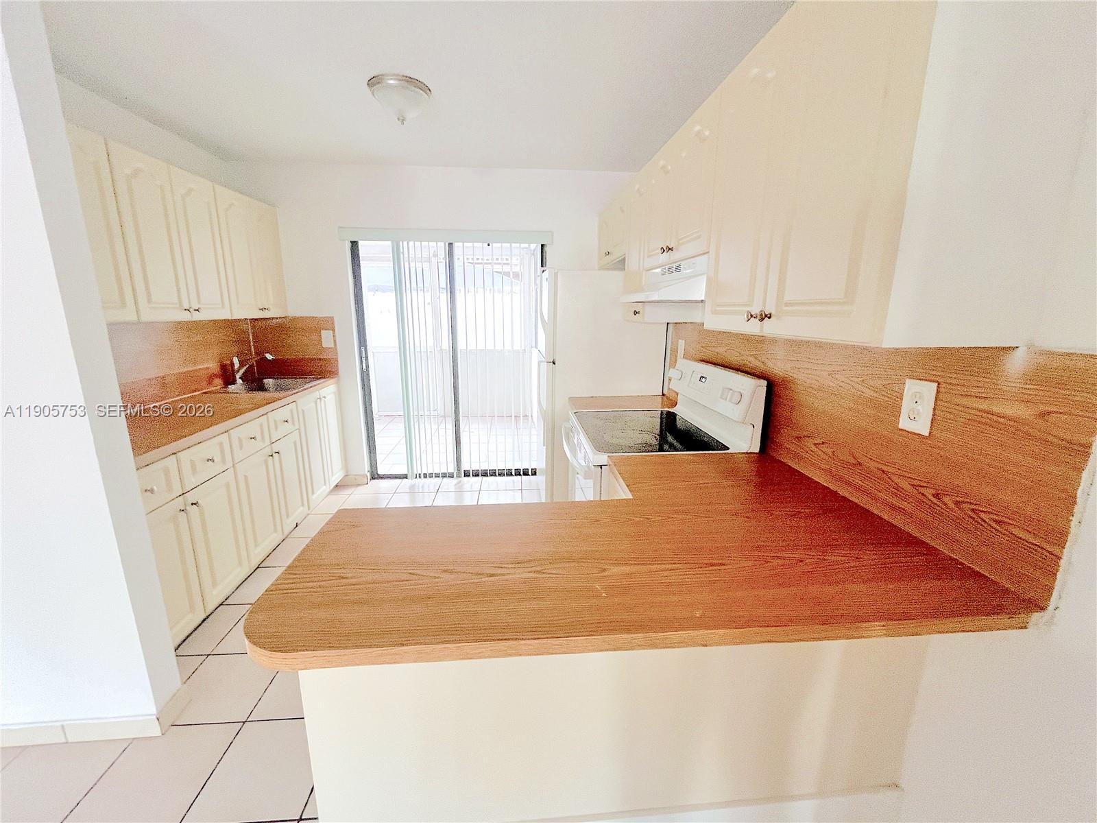 2740 W 63rd St #104, Hialeah FL 33016
