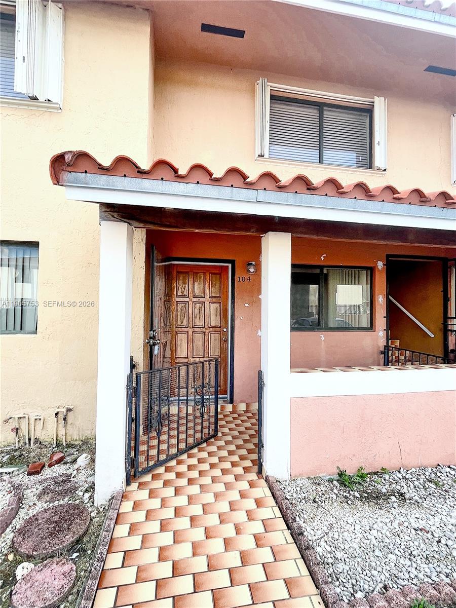 2740 W 63rd St #104, Hialeah FL 33016