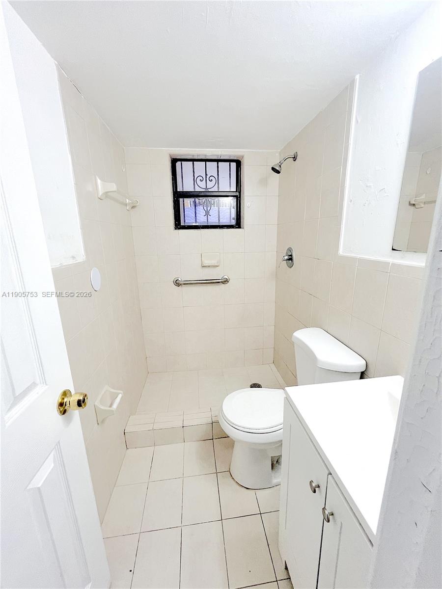 2740 W 63rd St #104, Hialeah FL 33016