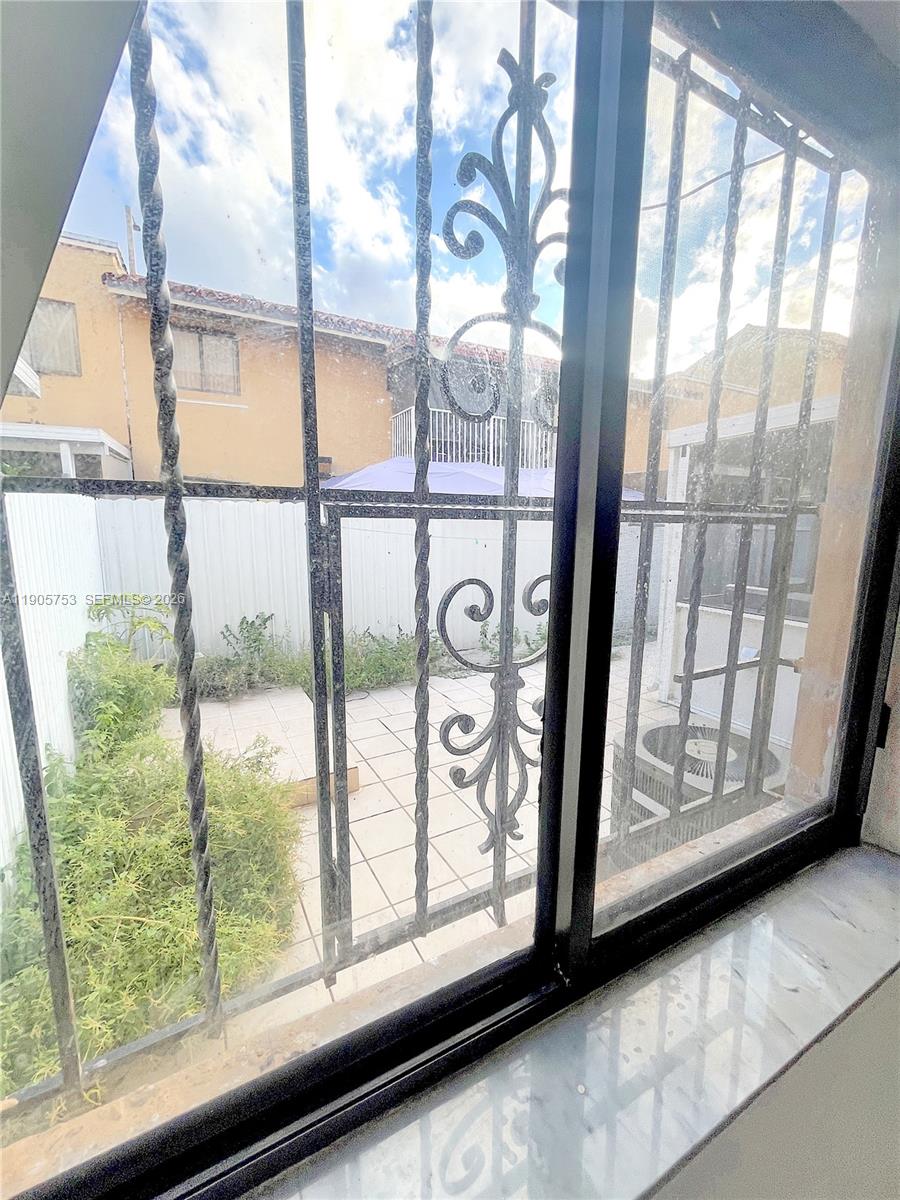 2740 W 63rd St #104, Hialeah FL 33016