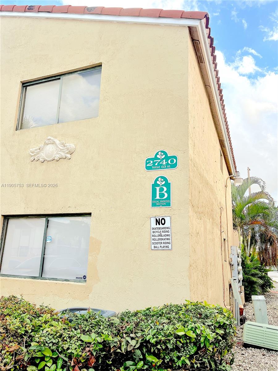 2740 W 63rd St #104, Hialeah FL 33016