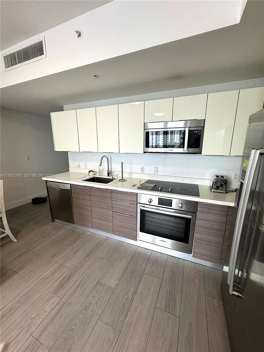 1010 SW 2nd Ave #910, Miami FL 33130