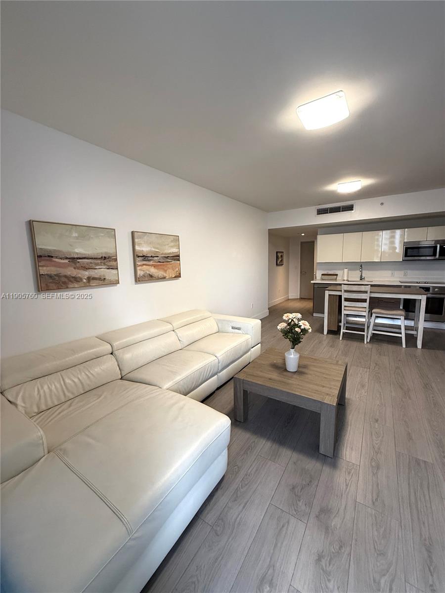 1010 SW 2nd Ave #910, Miami FL 33130
