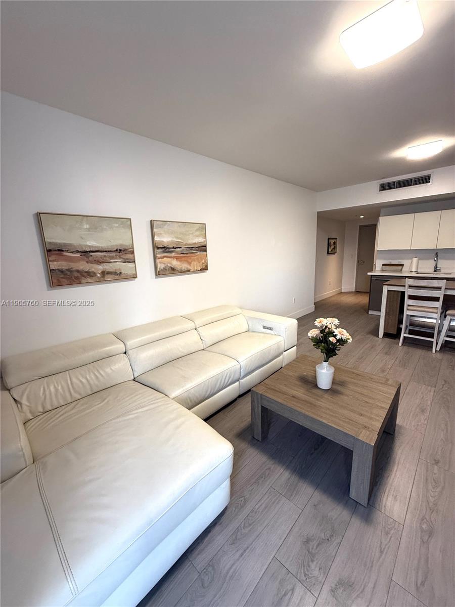 1010 SW 2nd Ave #910, Miami FL 33130