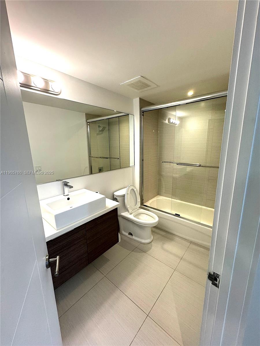 1010 SW 2nd Ave #910, Miami FL 33130