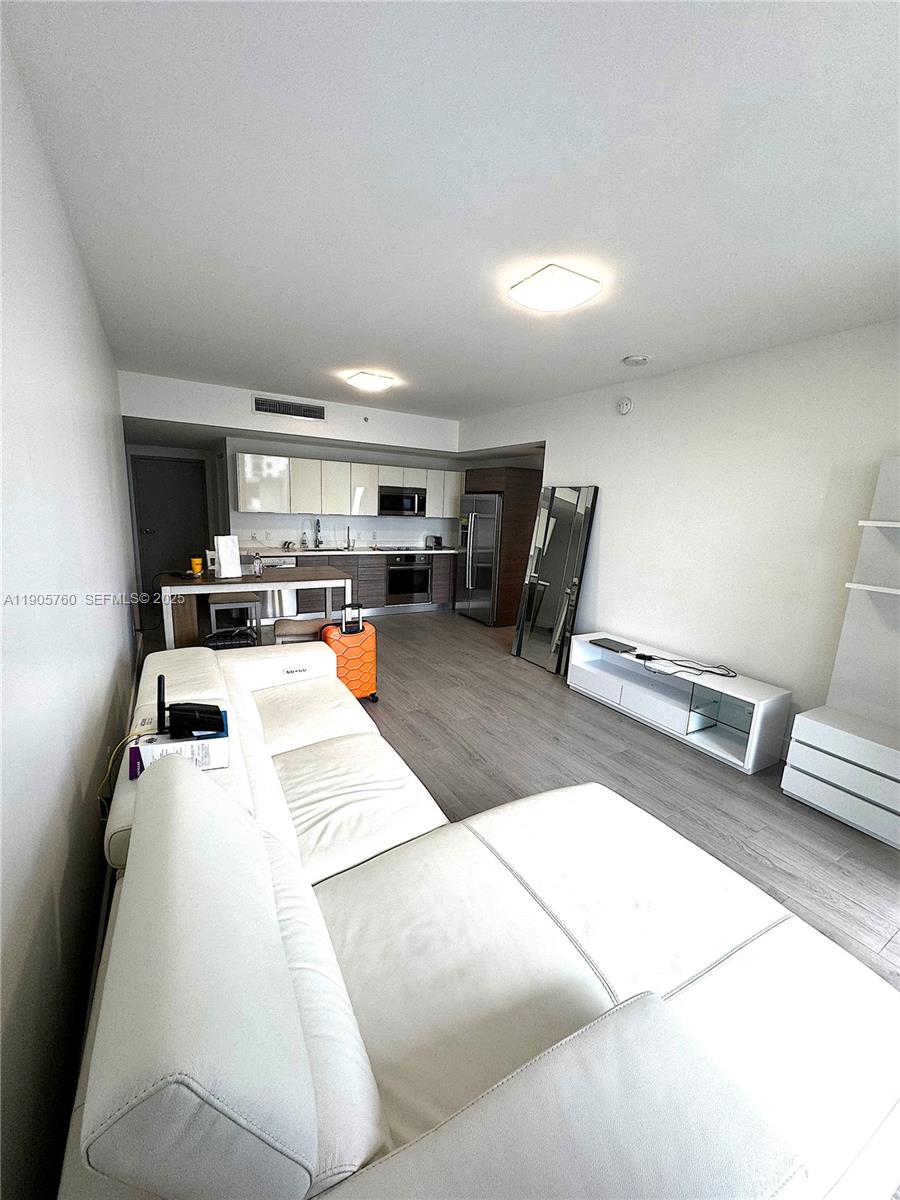 1010 SW 2nd Ave #910, Miami FL 33130