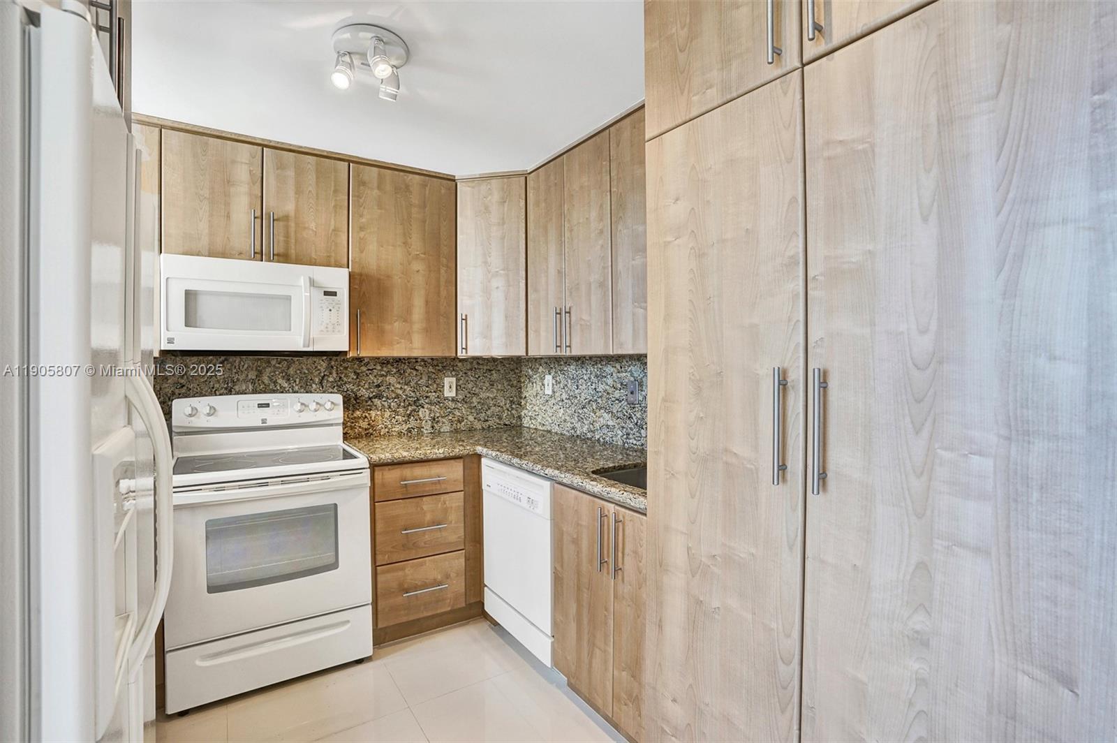 1901 Brickell Ave #B2214, Miami FL 33129